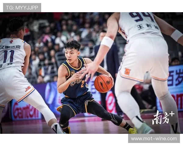 CBA焦点战广东东阳光全力争胜迎战上海久事力求三连胜